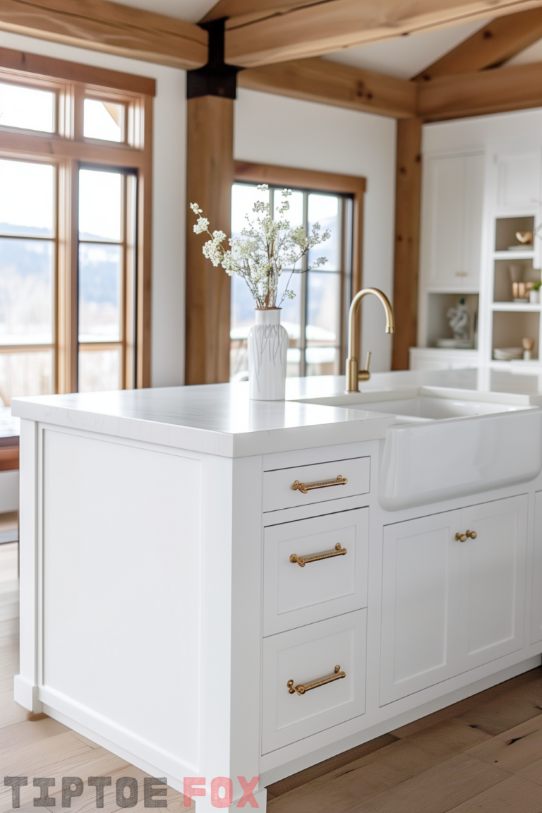 White Kitchen Ideas With Gold Hardware for a Clean & Sophisticated Look ...